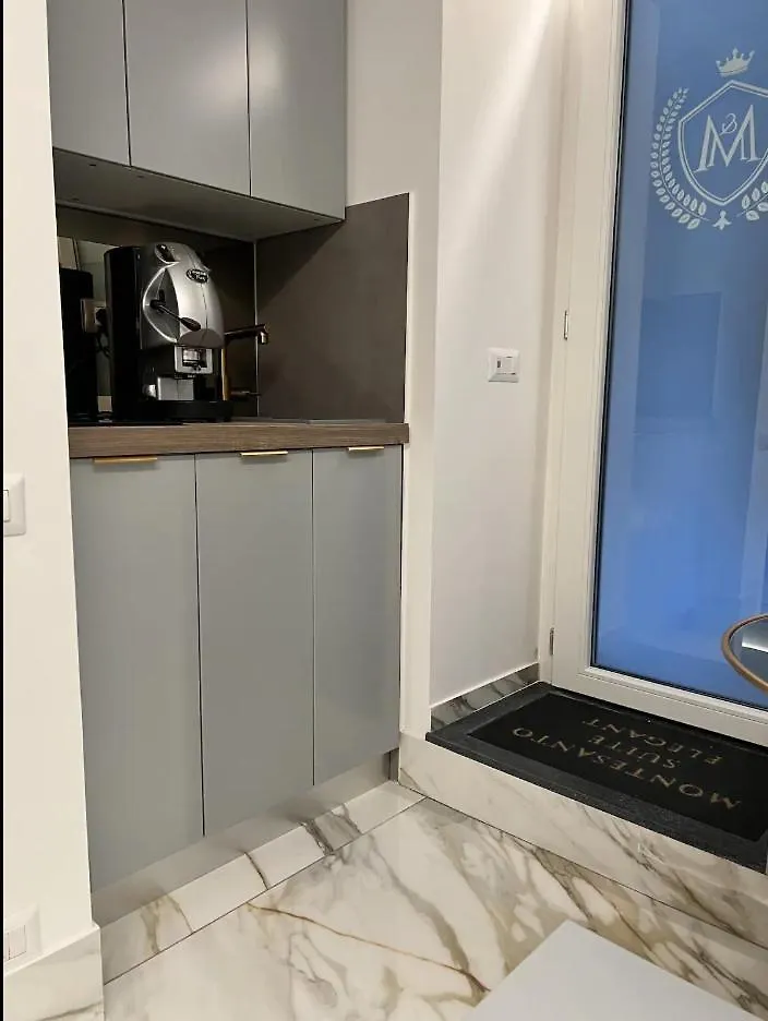 Suite Elegant Nel Centro Di Napoli 0*, Naples Italy